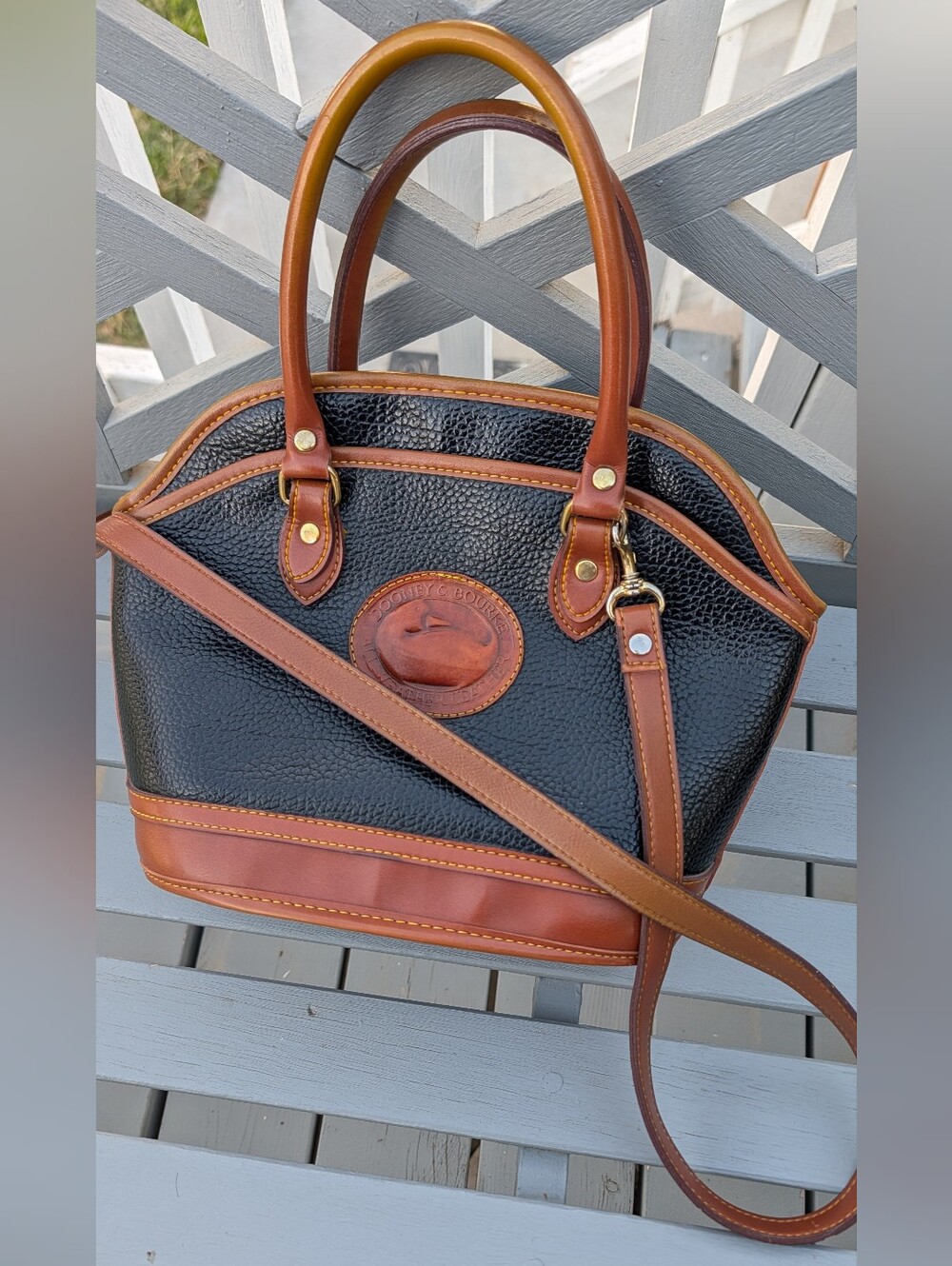 Vintage Dooney & Bourke Black Leather Hand Bag /Shouder / Crossbody